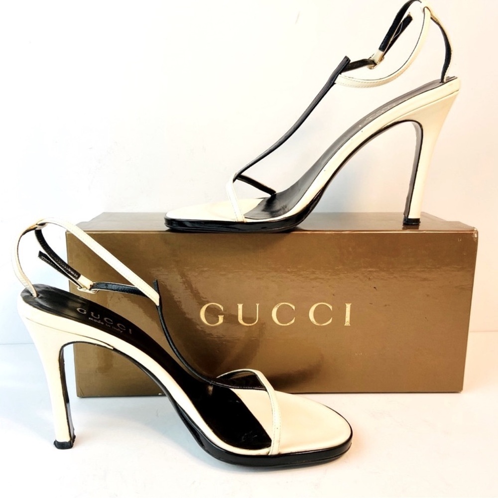 Gucci off white black patent leather sandals 8
